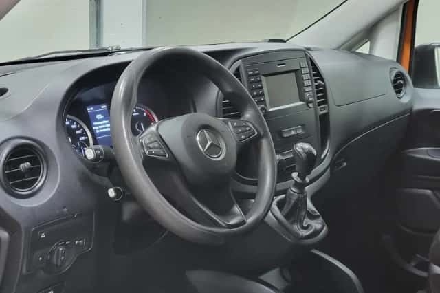 Mercedes-Benz Vito (2019) thumbnail 4