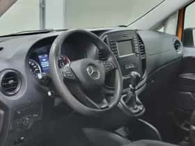 Mercedes-Benz Vito (2019) thumbnail 4