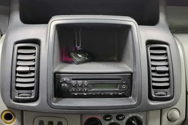 Opel Vivaro (2010) thumbnail 11