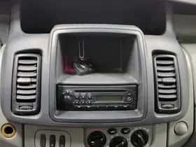 Opel Vivaro (2010) thumbnail 11