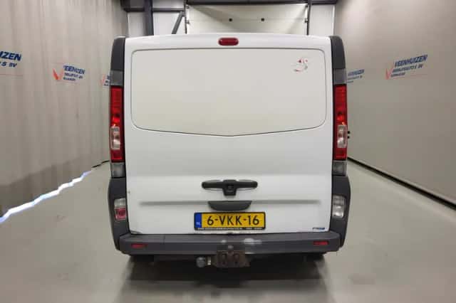 Opel Vivaro (2010) thumbnail 16