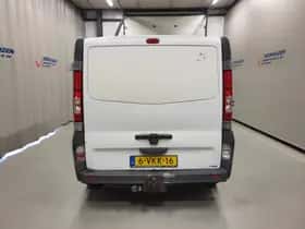 Opel Vivaro (2010) thumbnail 16
