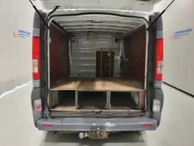 Opel Vivaro (2010) thumbnail 6