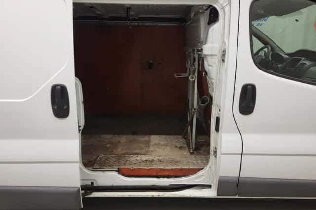 Opel Vivaro (2010) thumbnail 7