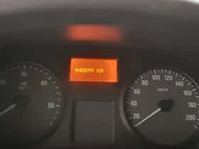 Opel Vivaro (2010) thumbnail 10