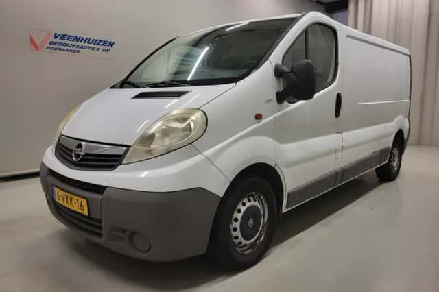 Opel Vivaro (2010) thumbnail 2