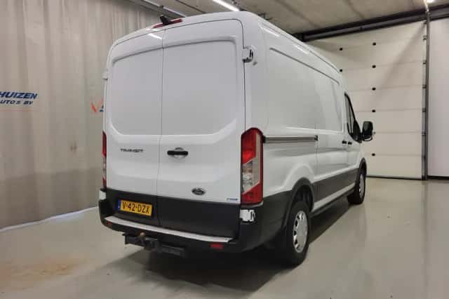 Ford Transit (2024) thumbnail 3