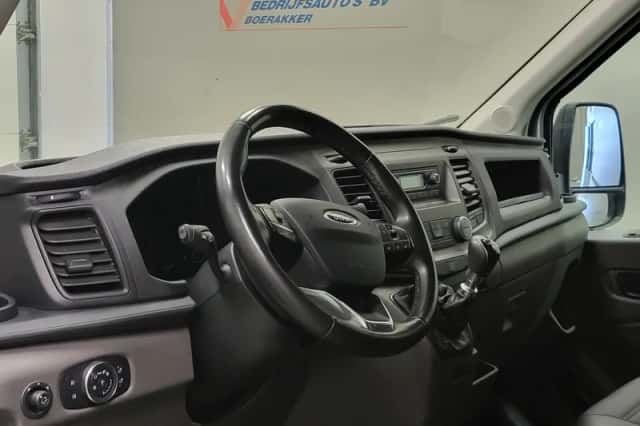 Ford Transit (2024) thumbnail 4