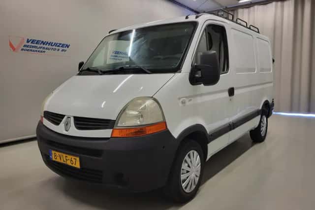Renault Master (2011) thumbnail 2