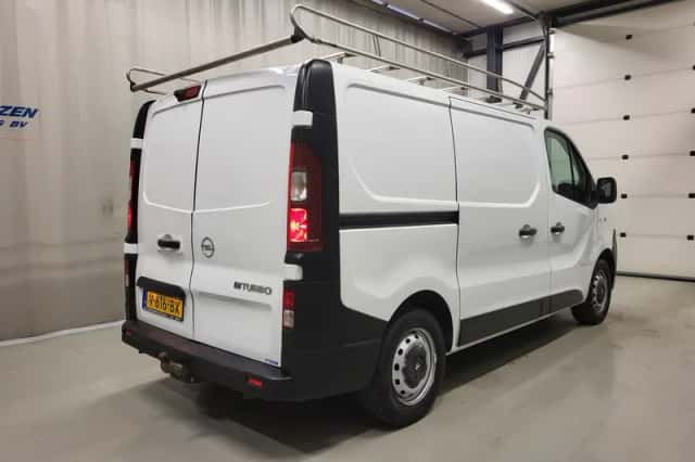 Opel Vivaro (2016) thumbnail 3