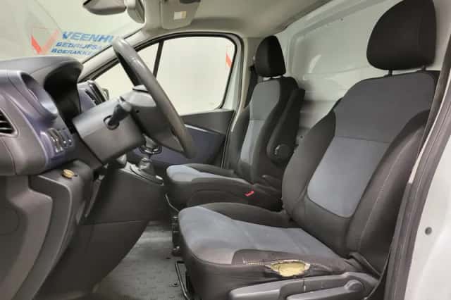 Opel Vivaro (2016) thumbnail 5