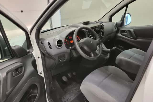 Peugeot Partner (2012) thumbnail 4