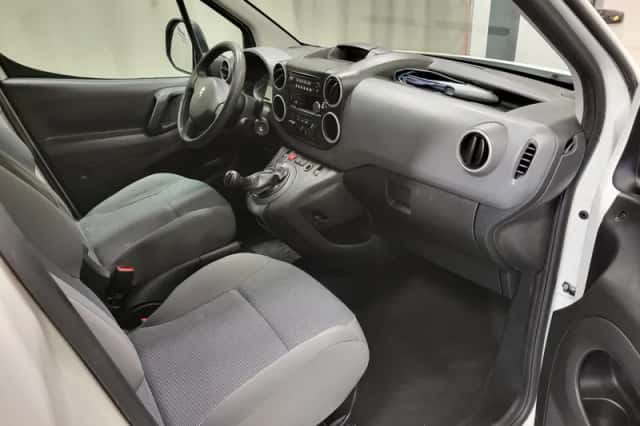 Peugeot Partner (2012) thumbnail 6