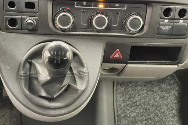 Volkswagen Transporter (2013) thumbnail 15