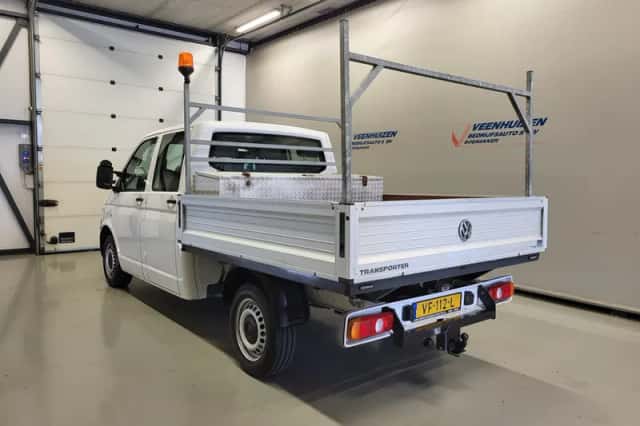 Volkswagen Transporter (2013) thumbnail 18