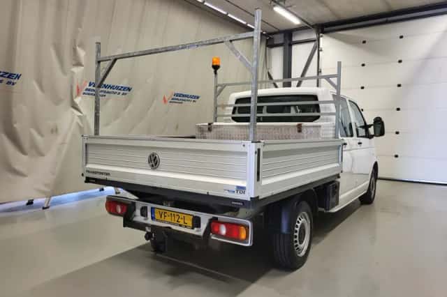 Volkswagen Transporter (2013) thumbnail 3