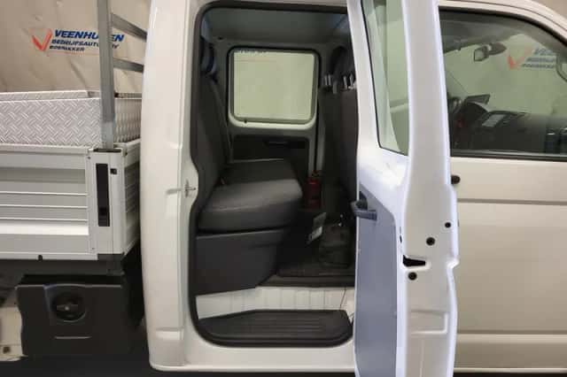 Volkswagen Transporter (2013) thumbnail 8