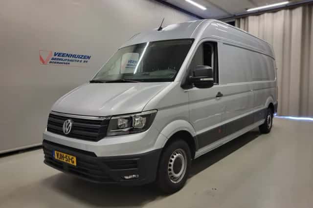 Volkswagen Crafter (2021) thumbnail 2