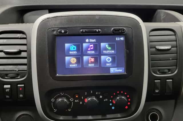 Renault Trafic (2015) thumbnail 11