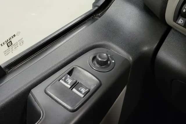 Renault Trafic (2015) thumbnail 14