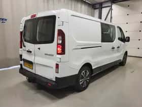 Renault Trafic (2015) thumbnail 3