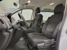 Renault Trafic (2015) thumbnail 5