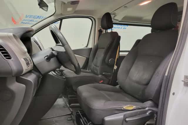 Renault Trafic (2015) thumbnail 5