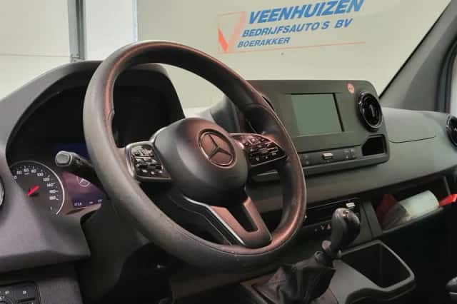 Mercedes-Benz Sprinter (2021) thumbnail 4