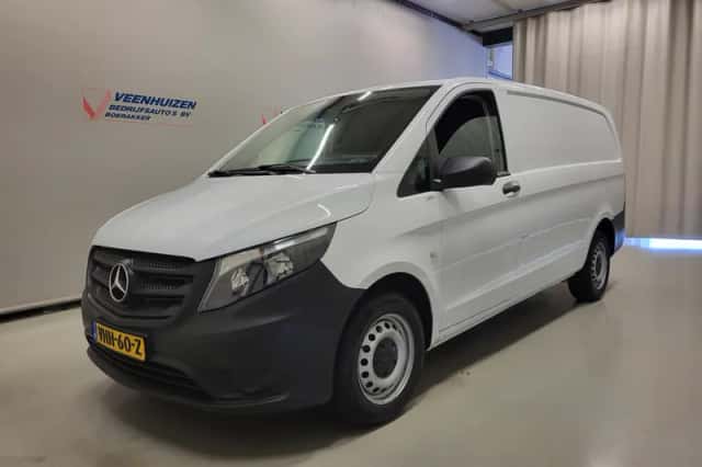 Mercedes-Benz Vito (2021) thumbnail 2