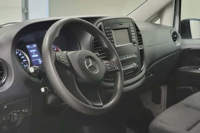 Mercedes-Benz Vito (2021) thumbnail 4