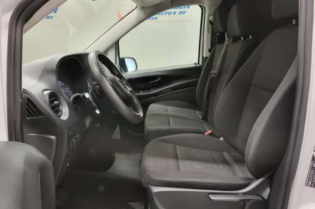 Mercedes-Benz Vito (2021) thumbnail 5