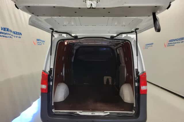 Mercedes-Benz Vito (2021) thumbnail 6