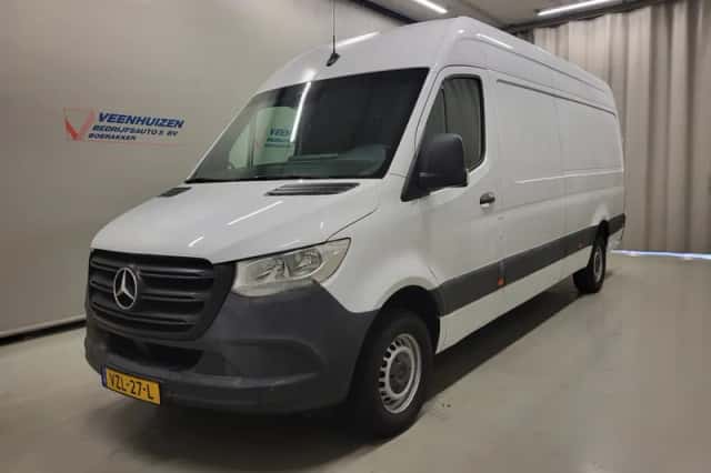 Mercedes-Benz Sprinter (2022) thumbnail 2