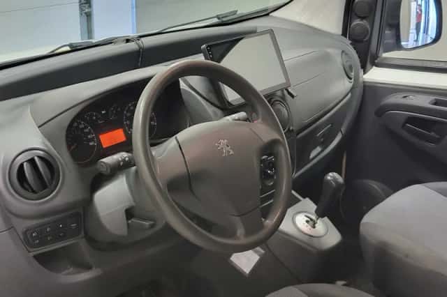 Peugeot Bipper (2010) thumbnail 4