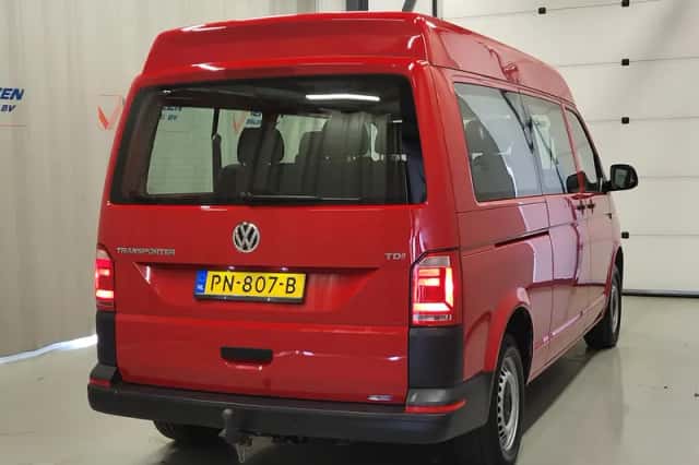 Volkswagen Transporter (2017) thumbnail 3