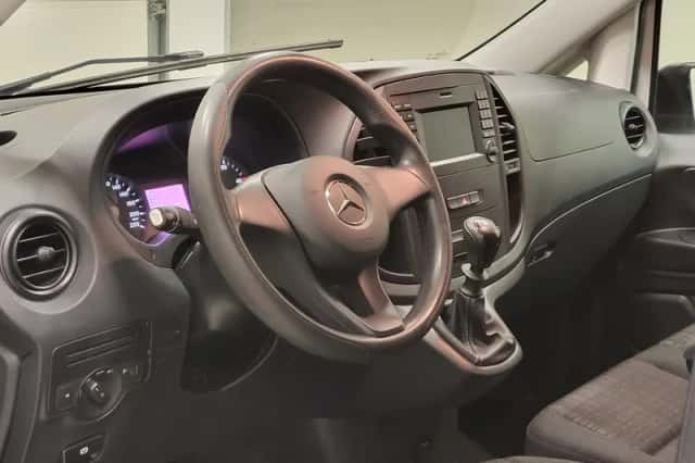 Mercedes-Benz Vito (2019) thumbnail 4