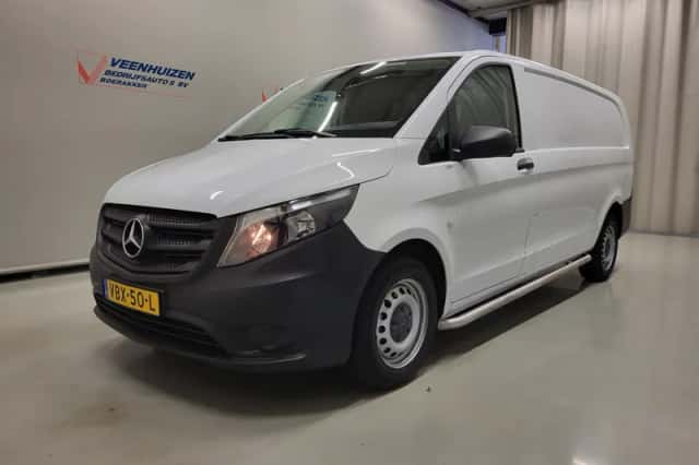 Mercedes-Benz Vito (2019) thumbnail 2