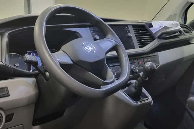 Volkswagen Transporter (2021) thumbnail 4