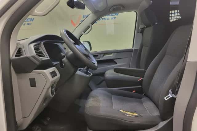 Volkswagen Transporter (2021) thumbnail 5