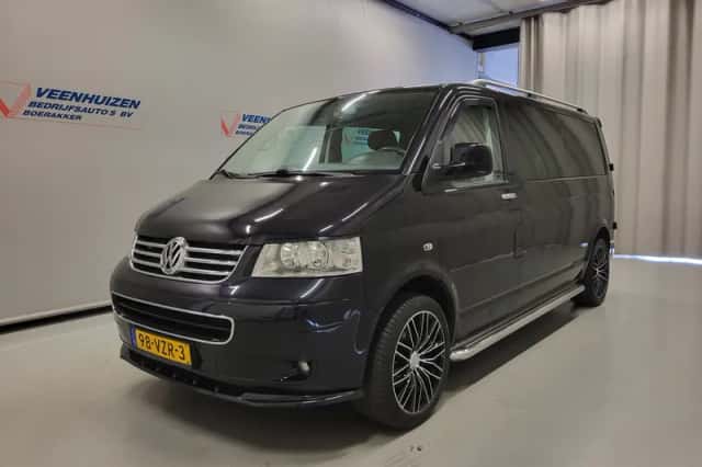 Volkswagen Transporter (2009) thumbnail 2
