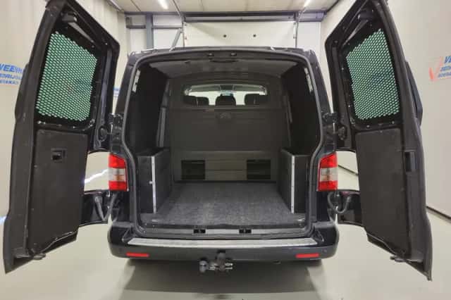 Volkswagen Transporter (2009) thumbnail 6
