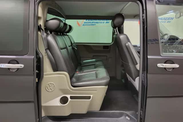 Volkswagen Transporter (2009) thumbnail 7