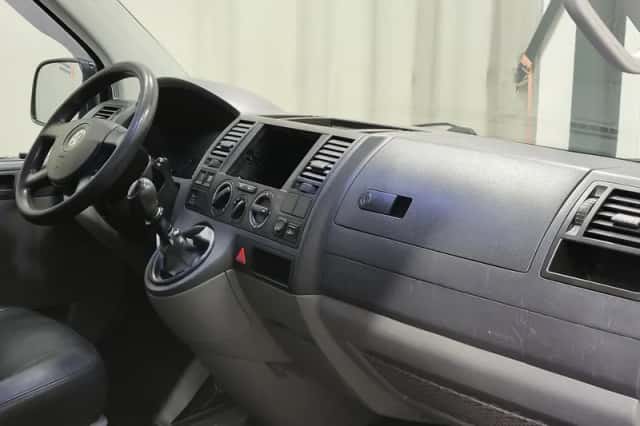 Volkswagen Transporter (2009) thumbnail 8