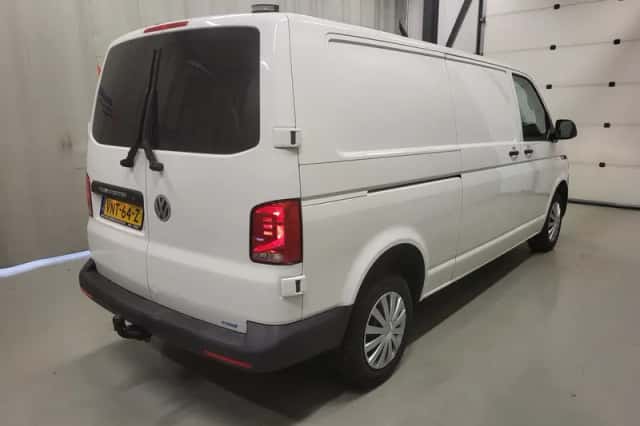Volkswagen Transporter (2022) thumbnail 3