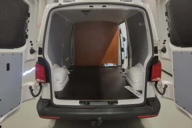 Volkswagen Transporter (2022) thumbnail 5