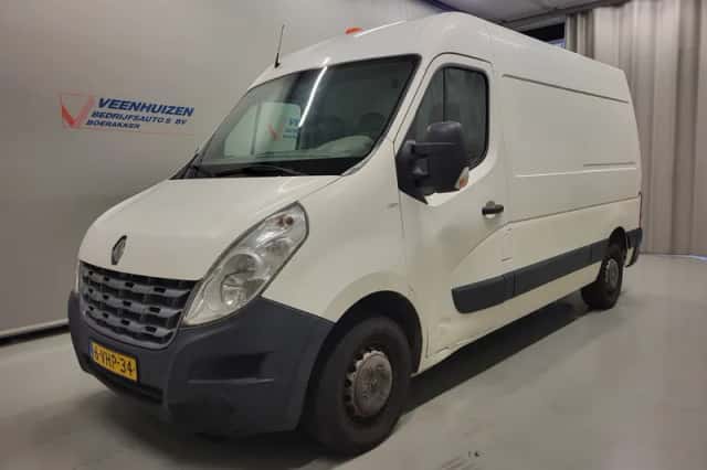 Renault Master (2010) thumbnail 2