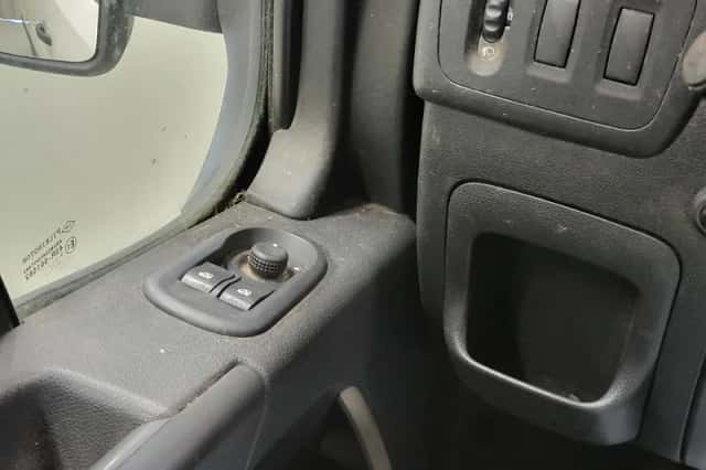 Renault Master (2010) thumbnail 13