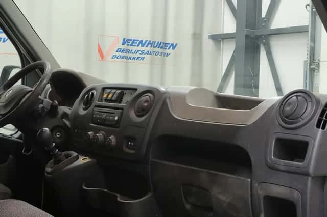 Renault Master (2010) thumbnail 8