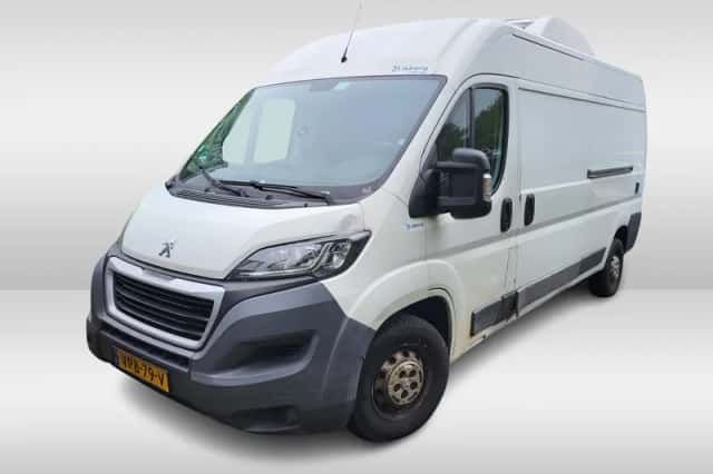 Peugeot Boxer (2018) thumbnail 2