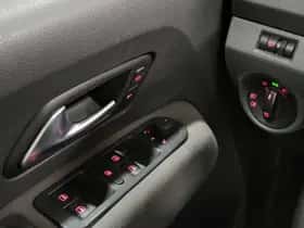 Volkswagen Amarok (2012) thumbnail 15